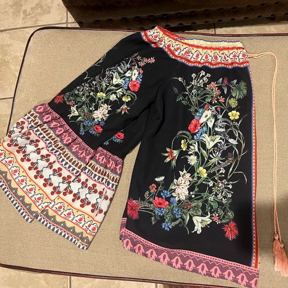 Umgee Black Floral Multicolored Off the Shoulder Blouse - Picture 4 of 4